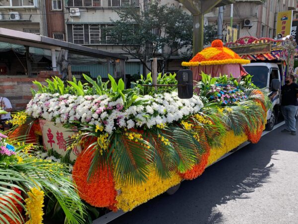 告別式鮮花魂轎車
