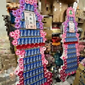 靈堂飲料罐頭塔十一層