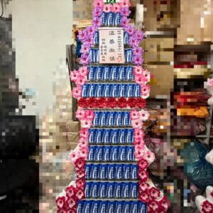 靈堂飲料罐頭塔十一層